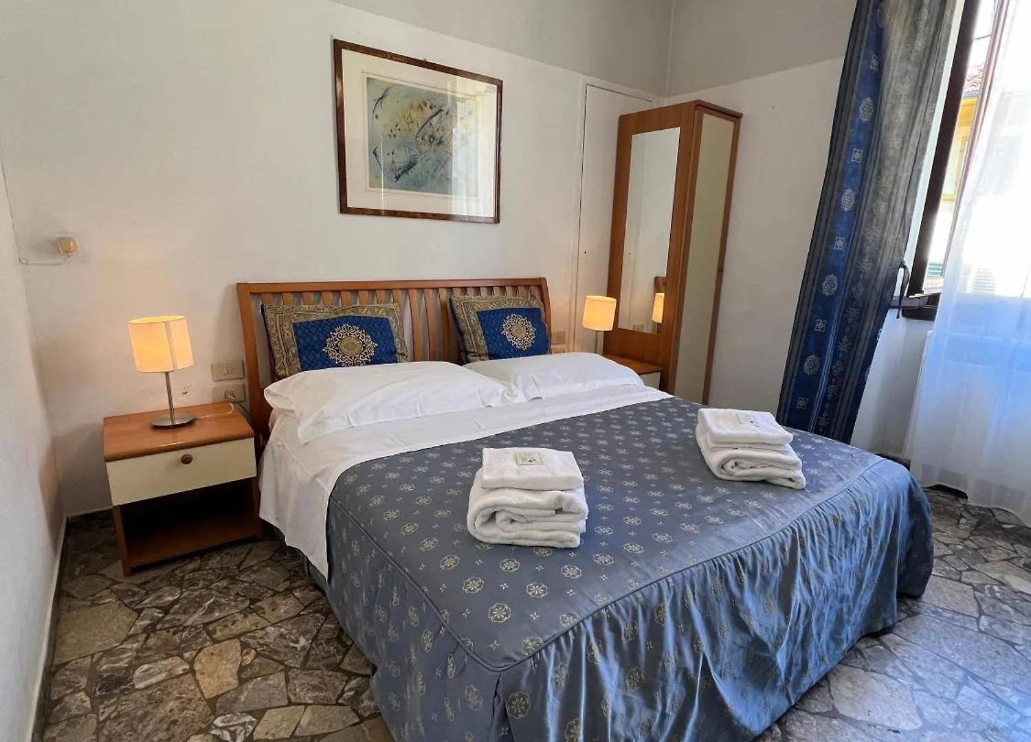 Souvenir Maya Florencie Hotel